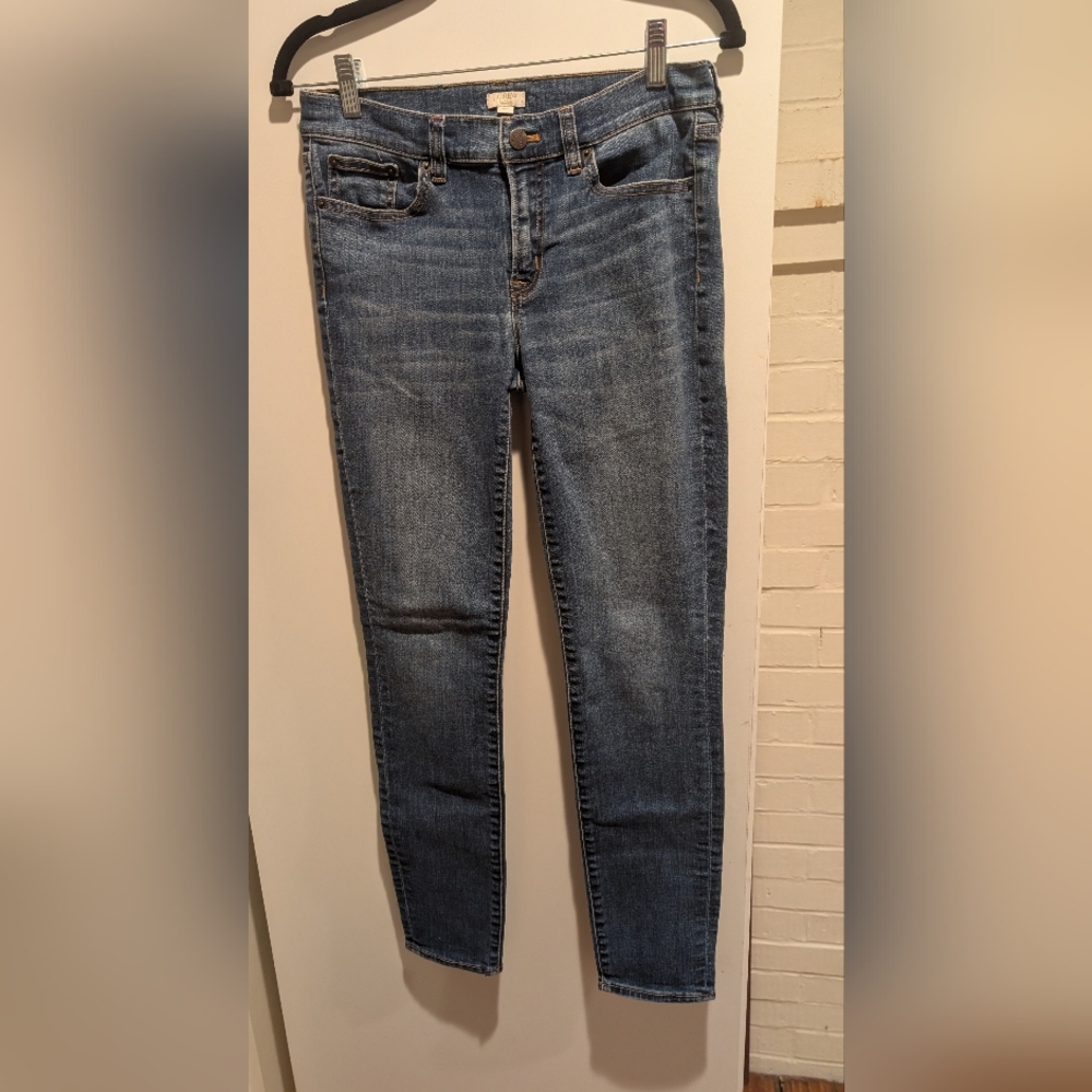 JCrew stretch Straight Leg jeans . Nice Medium Wash.